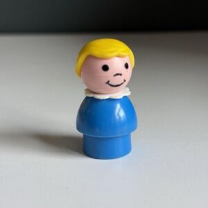 Vintage Fisher‎ Price Little People Figure Blue Shirt Yellow Hair Girl  T76